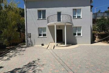 Дом, 213 м², 3 эт.