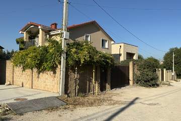 Дом, 240 м², 2 эт.