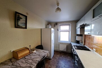 2-к квартира, 61 м², 1/10 эт.