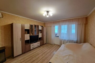 2-к квартира, 64 м², 1/10 эт.